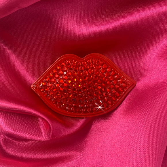 Red Rhinestone DSL Mini Lips Shaped Compact Mirror - Picture 2 of 4